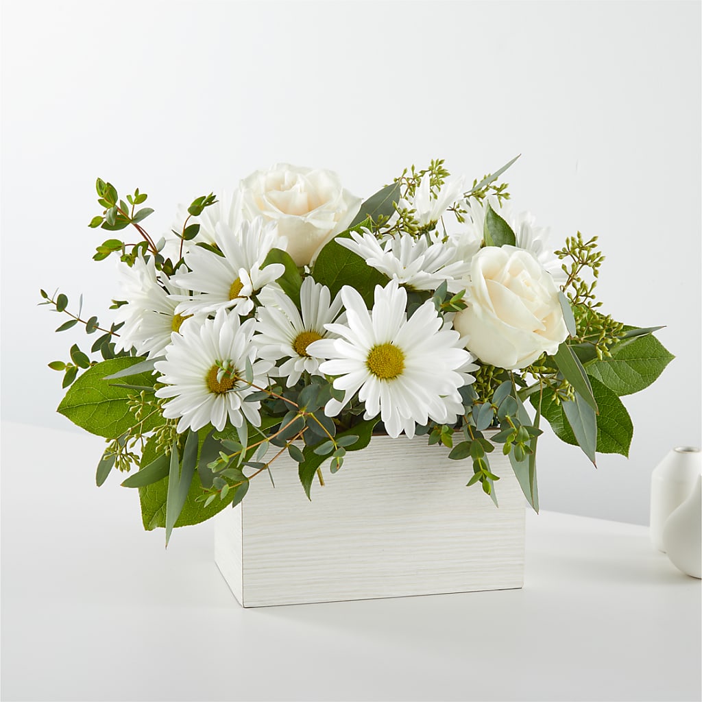 Fresh Linen Box Bouquet – Sb Floral Too, Davenport IA