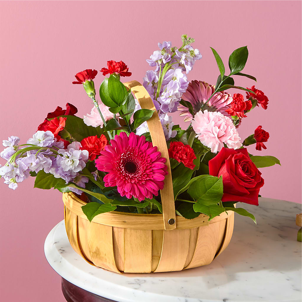 Pink Picnic Basket – Sb Floral Too, Davenport IA