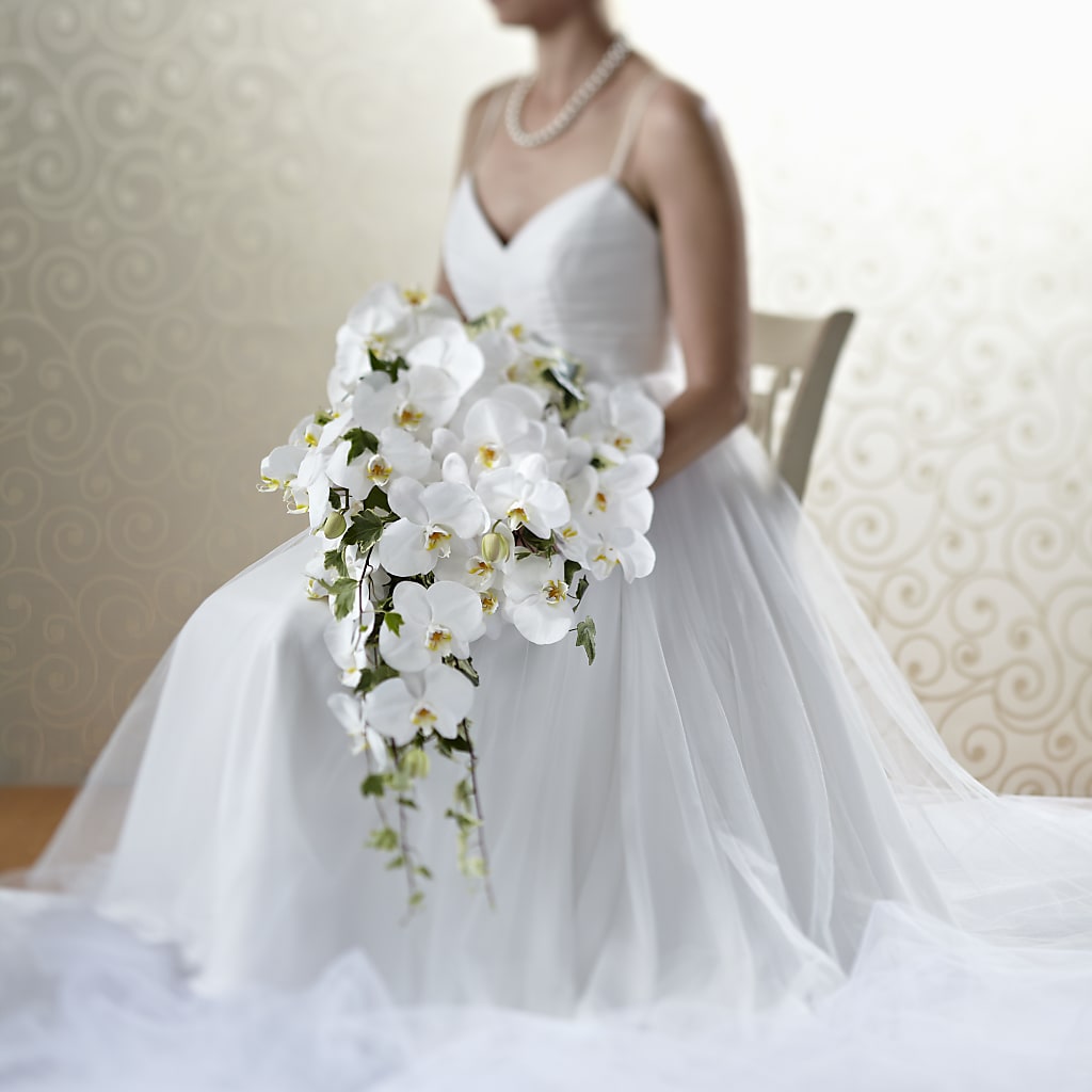 Classic White Bouquet – Sb Floral Too, Davenport IA