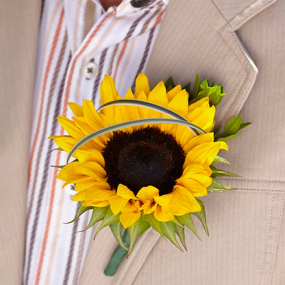 Free Spirit Boutonniere –  Sb Floral Too, Davenport IA